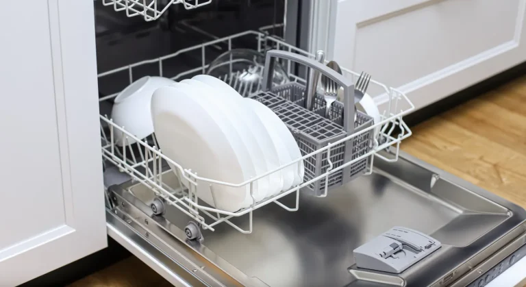 Mettre du liquide vaisselle dans son lave vaisselle