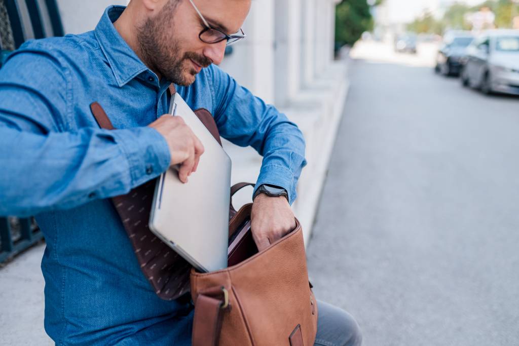 Sac ordinateur en cuir