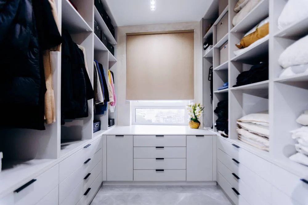 Rangement dressing blanc sur mesure